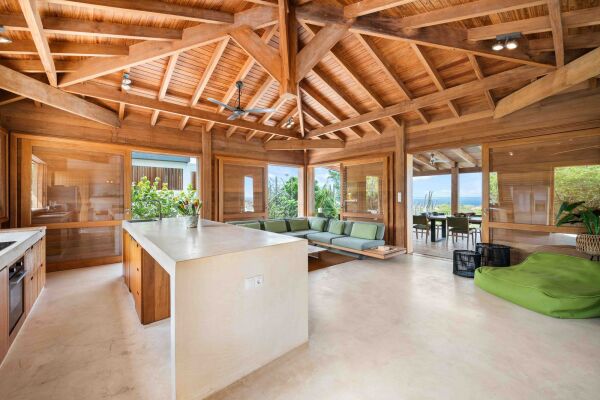 photo 3 Crown West 