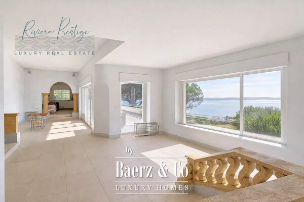 photo 5 Villa with Panoramic Sea Views over the Bay of Saint-Tropez