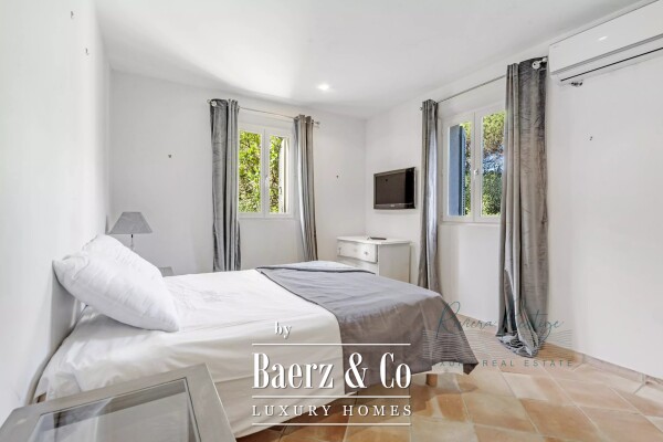 photo 7 Provençal Villa with Swimming Pool Just 5 Minutes from the Heart of Saint-Tropez