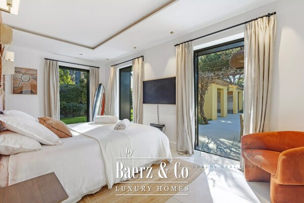 photo 9 Mediterranean Villa Just 5 Minutes from the Heart of Saint-Tropez