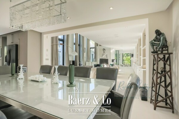 photo 4 Architect-Designed Villa Near Place des Lices – Saint-Tropez