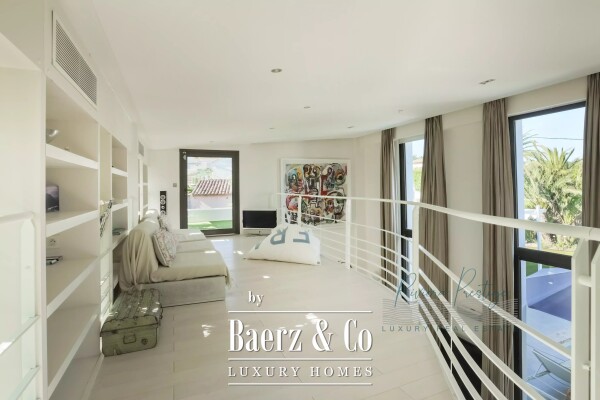 photo 5 Architect-Designed Villa Near Place des Lices – Saint-Tropez